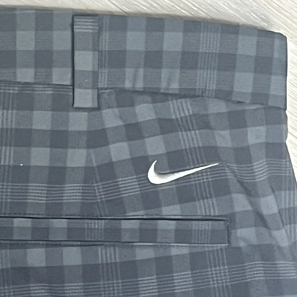Nike Golf Shorts Mens Size 40 Gray Plaid Flat Front Stretch Chino 452712-010 - Picture 3 of 12
